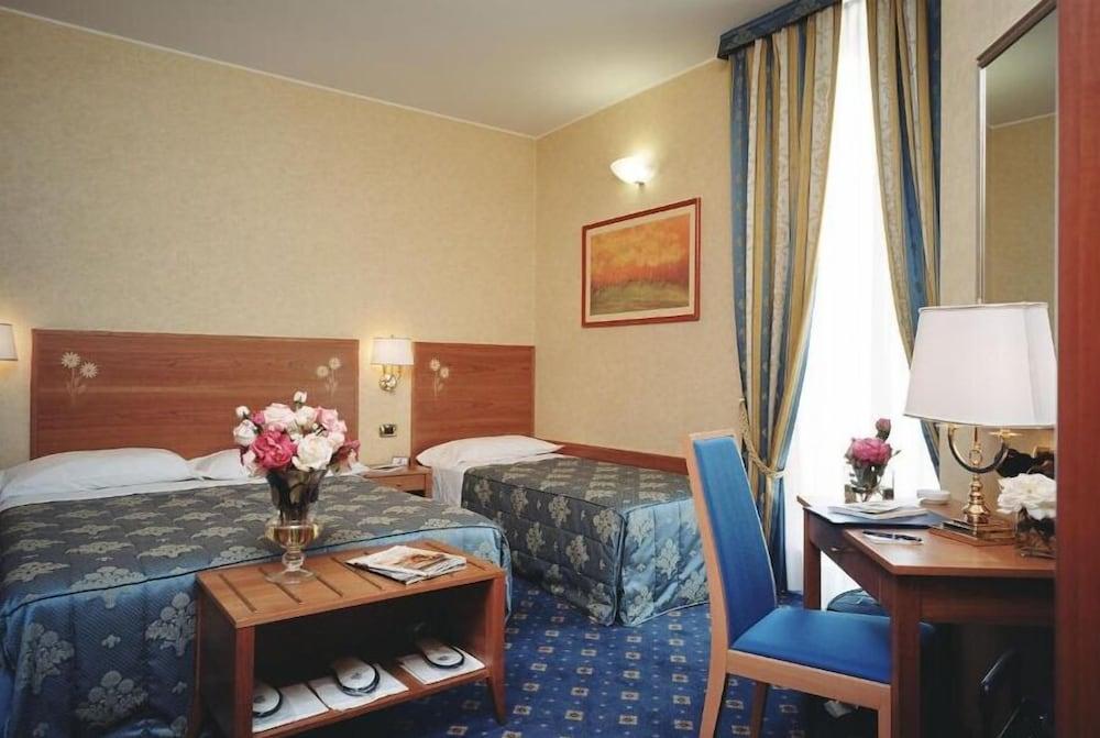 Boutique Hotel Dieci Milan Luaran gambar