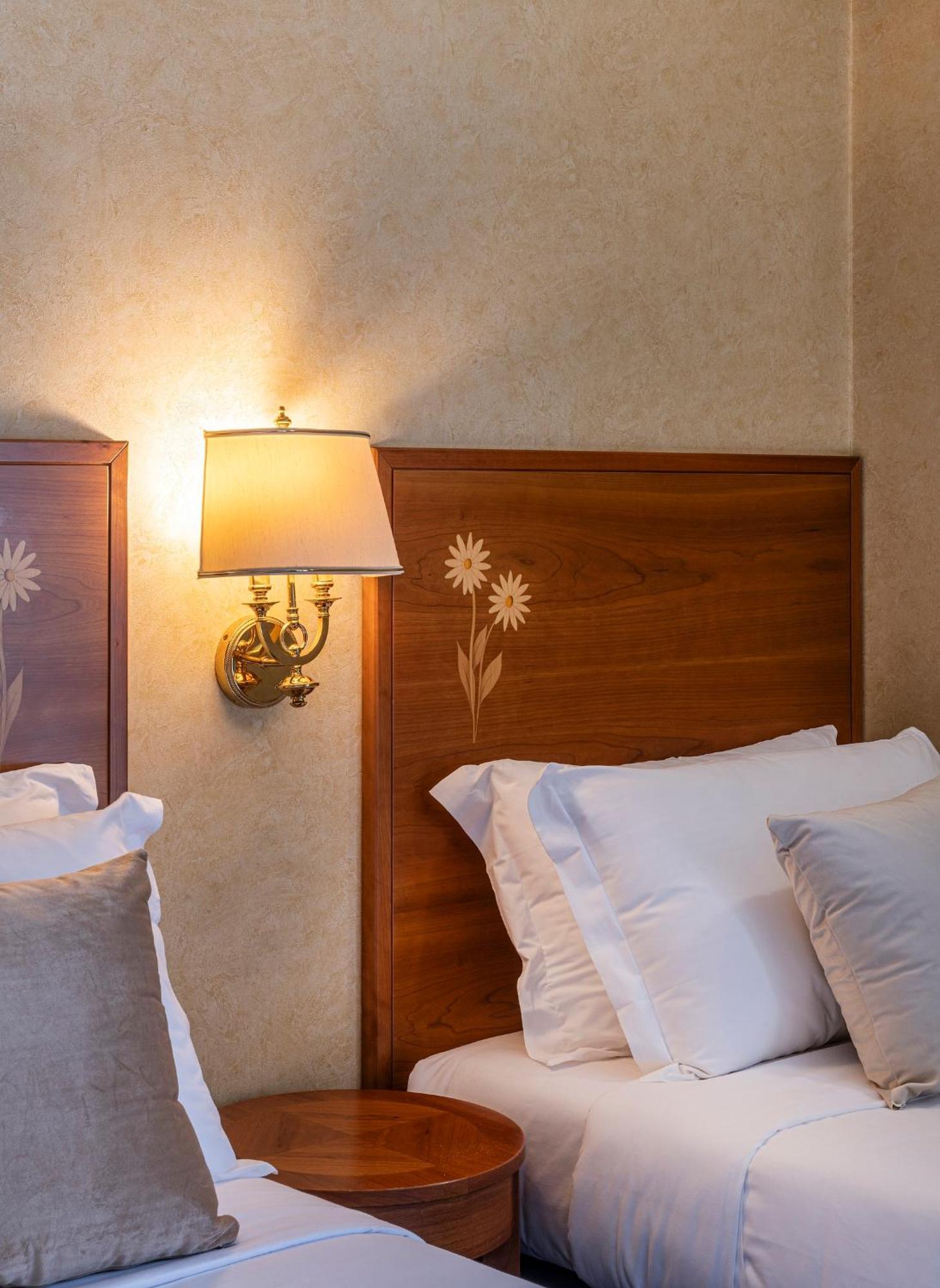 Boutique Hotel Dieci Milan Luaran gambar