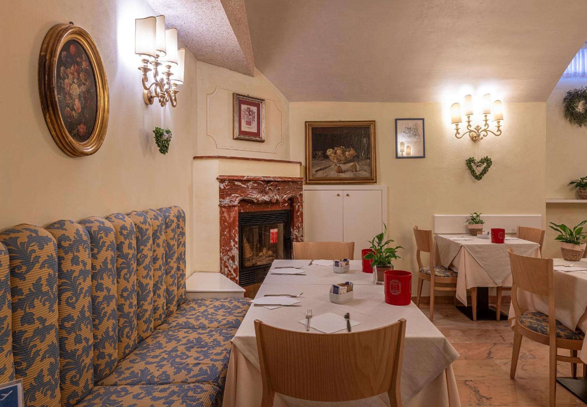 Boutique Hotel Dieci Milan Luaran gambar