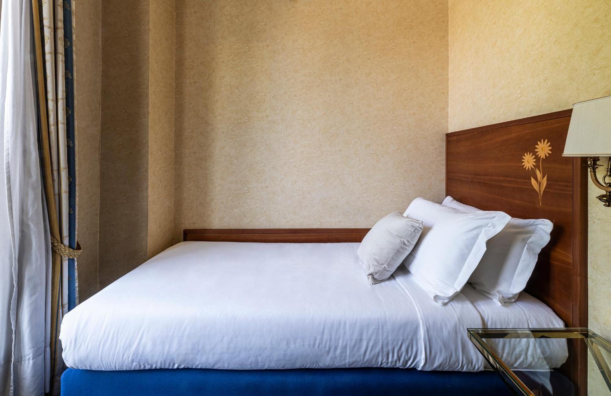 Boutique Hotel Dieci Milan Luaran gambar