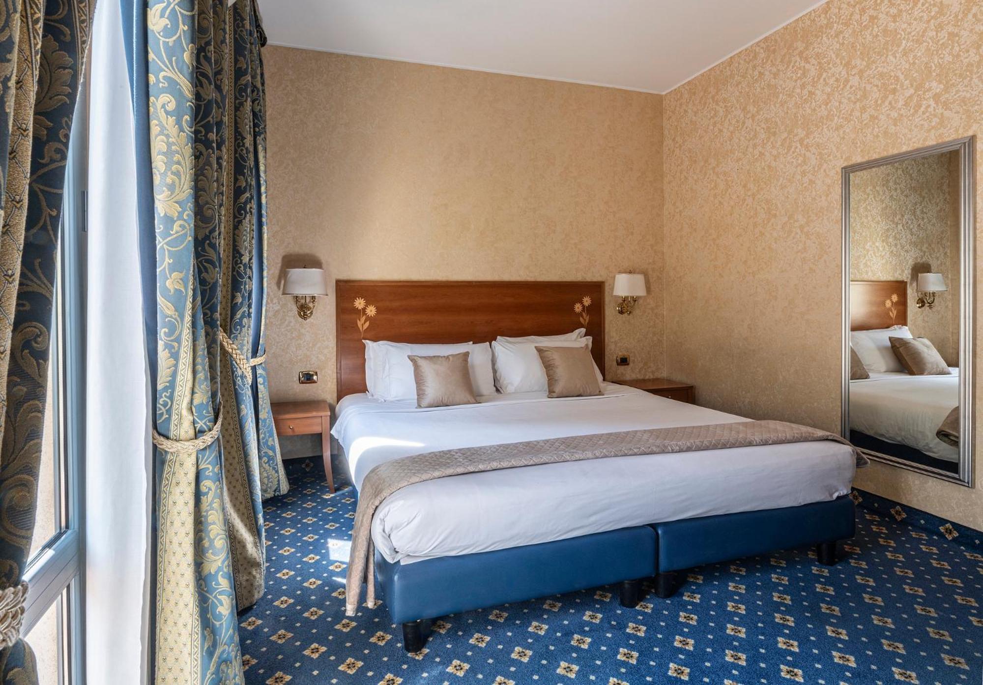 Boutique Hotel Dieci Milan Luaran gambar