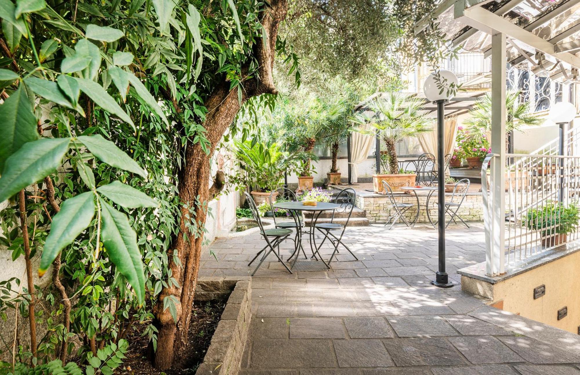 Boutique Hotel Dieci Milan Luaran gambar