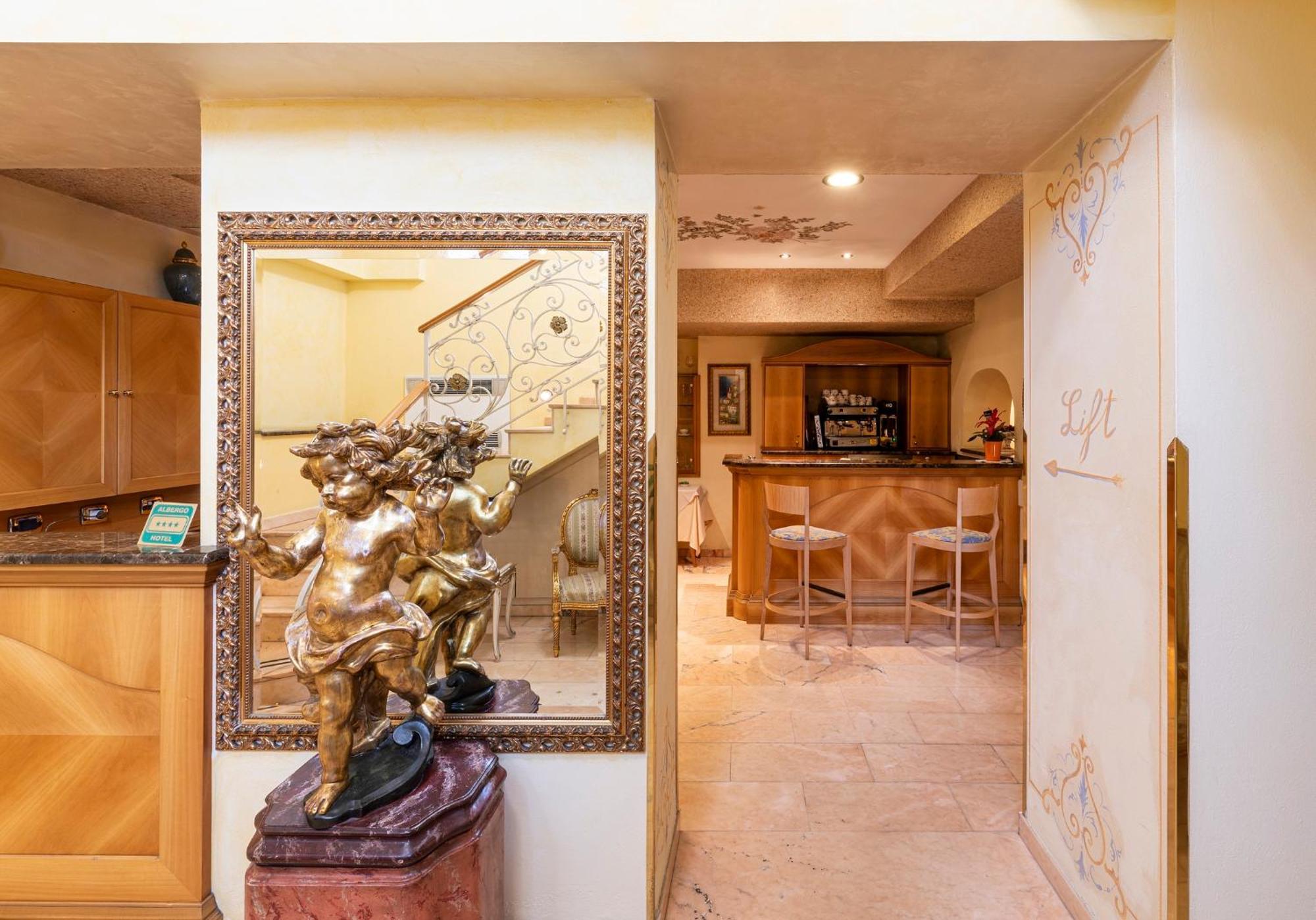 Boutique Hotel Dieci Milan Luaran gambar